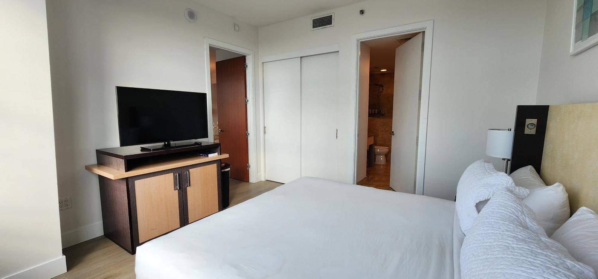 Private At Lux Free Parking Apartment